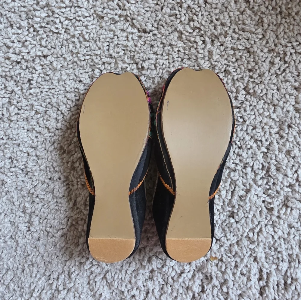 Baby Girls-  Black Embroidered Slip-On Shoes - Floral Design - Pumps/Khussa